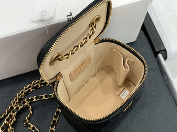 SHOULDER BAG AP1447 Chanel