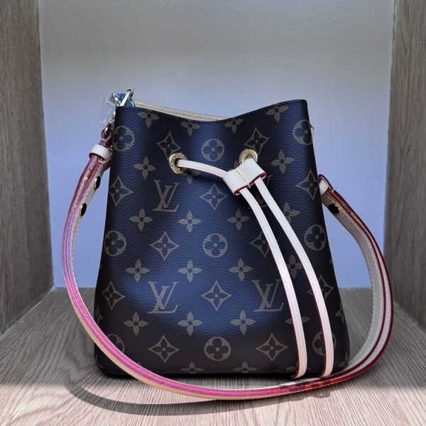 LV Néonoé BB M46581 LOUIS VUITTON