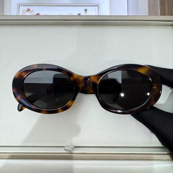 CELINE CL40194U Triomphe 01 sunglasses in Acetate